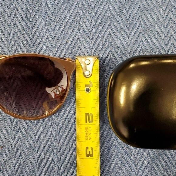 Jessica Simpson Sunglasses Saks Fifth Avenue Hard Case Glasses WOMEN'S WOMAN'S - Picture 13 of 15